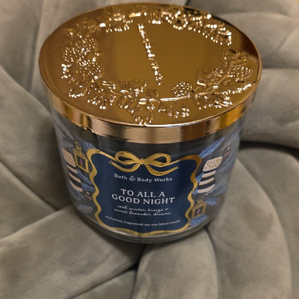 Bath & Body Works Midnight Blue and Gold Candle